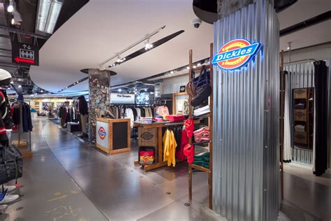 DICKIES à PARIS : 32 boutique(s) vendant la marque à proximité.